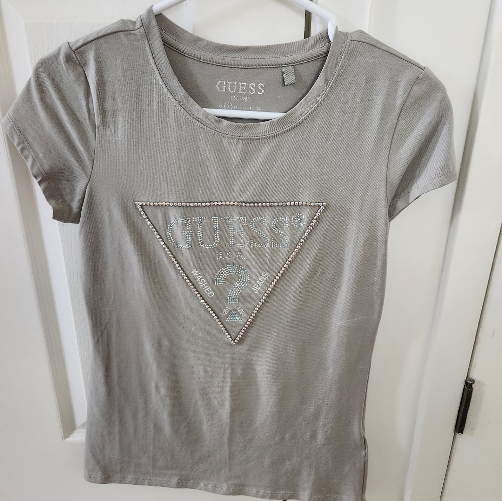Guess top
